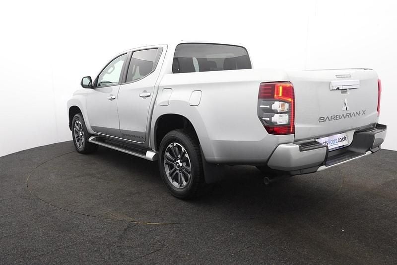 Usado Mitsubishi L200 150 HP (110 kW) 2020 Prateado Pickup