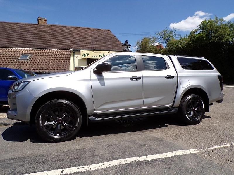 Used Isuzu D-Max 2024 Silver Pickup