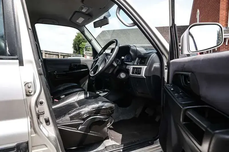 Used Mitsubishi Shogun Warrior 2003 Silver SUV