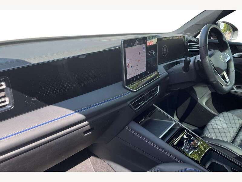 Image 2/4