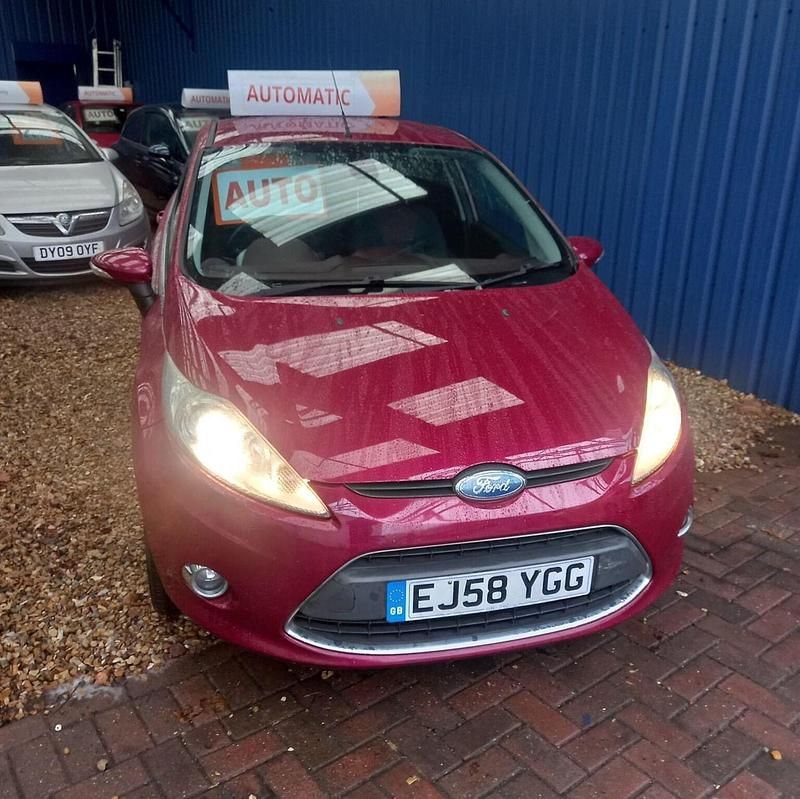 Used Ford Fiesta Titanium 94 HP (69 kW) 2009 Red Hatchback