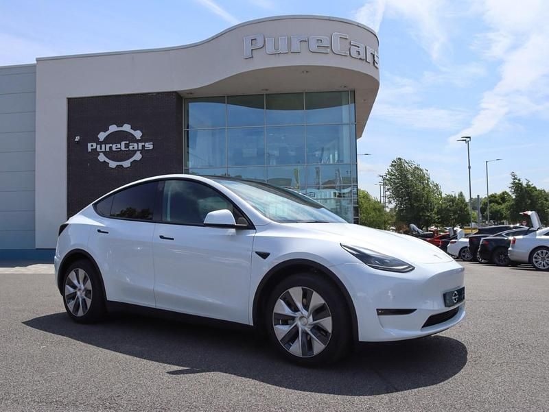 White Used 2022 Tesla Model Y Long Range AWD SUV | £24,490 - Image 1/4