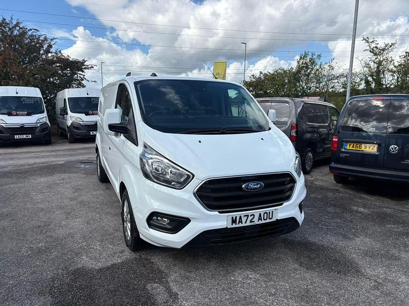 Used Ford Transit Custom Limited 130 HP (95 kW) 2022 White Van
