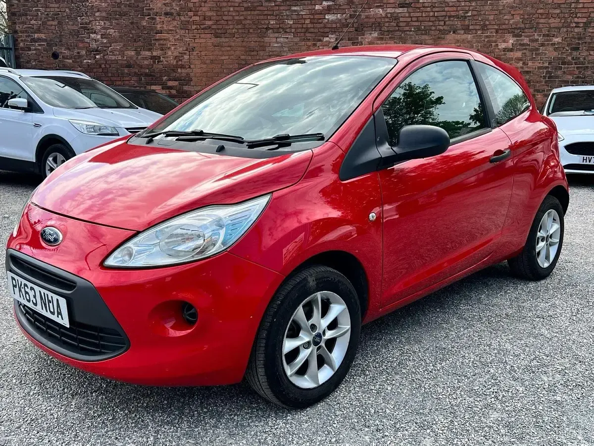 Used Ford Ka Studio 69 HP (50 kW) 2013 Red Hatchback