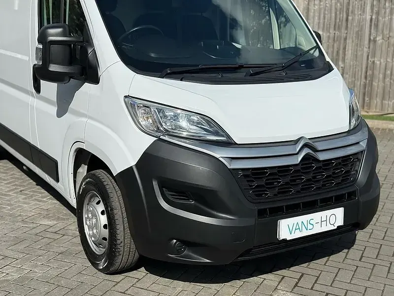 Usado Citroën Relay 140 HP (102 kW) 2023 Branco Van