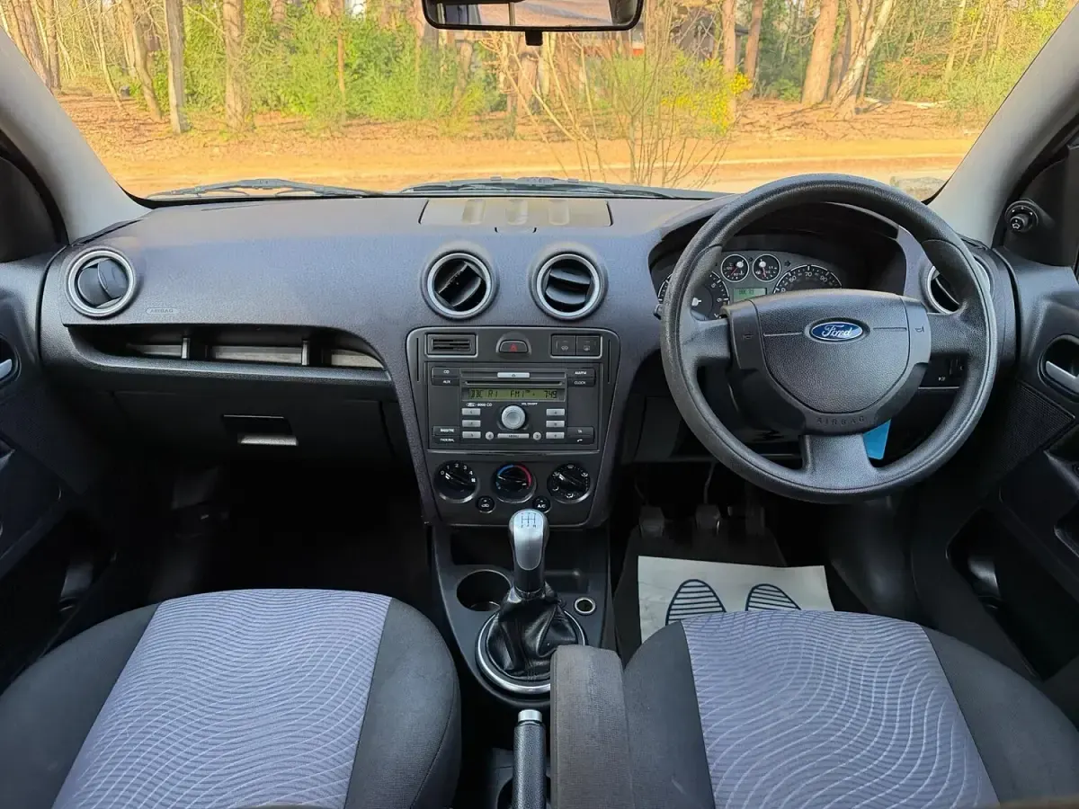 Used Ford Fusion Zetec 80 HP (58 kW) 2009 Blue Hatchback