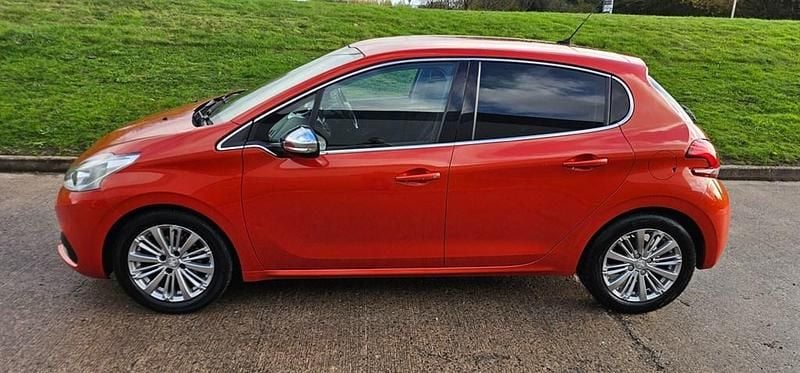 Used Peugeot 208 Allure 2017 Orange Hatchback