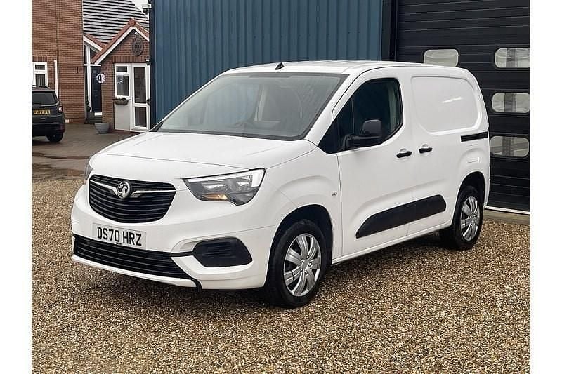 Used Vauxhall Combo Sportive 100 HP (73 kW) 2020 White Van