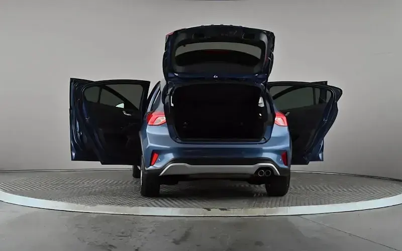 Used Ford Focus Active 155 HP (114 kW) 2021 Blue Hatchback