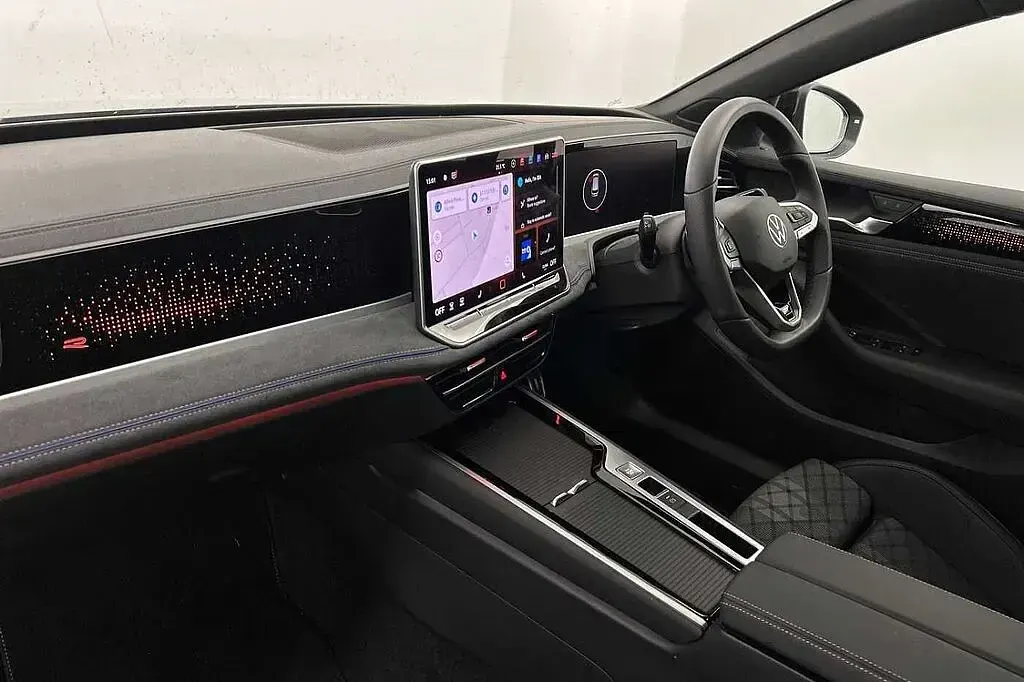 Used VW Passat R-line 204 HP (150 kW) 2026 Silver Estate