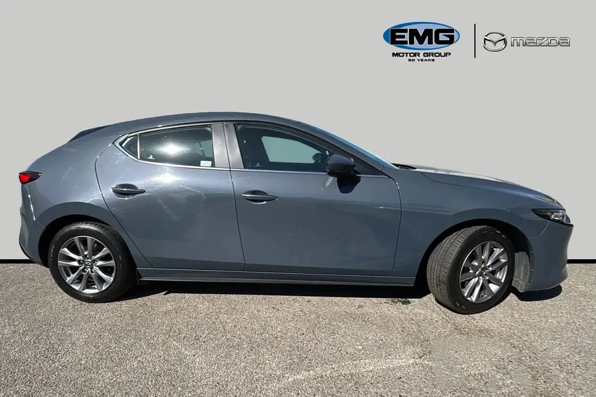 Usado Mazda 3 122 HP (89 kW) 2022 Cinzento Citadino