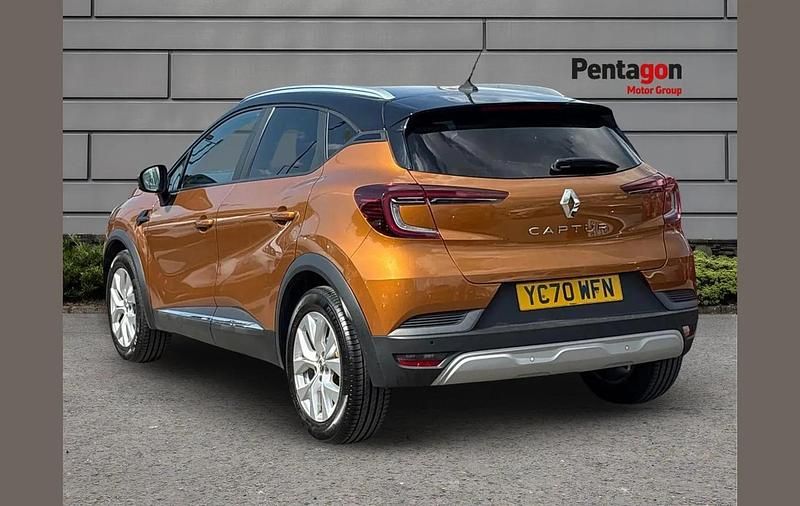 Second-hand Renault Captur Iconic 99 CP (72 kW) 2020 Other SUV