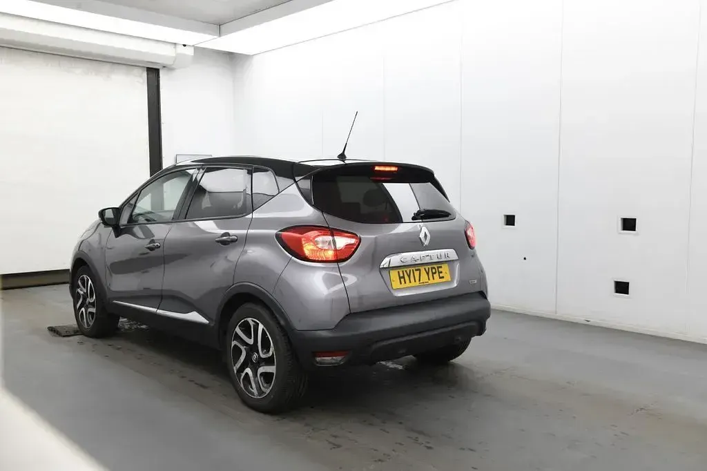 Used Renault Captur Dynamique 90 HP (66 kW) 2017 Grey SUV
