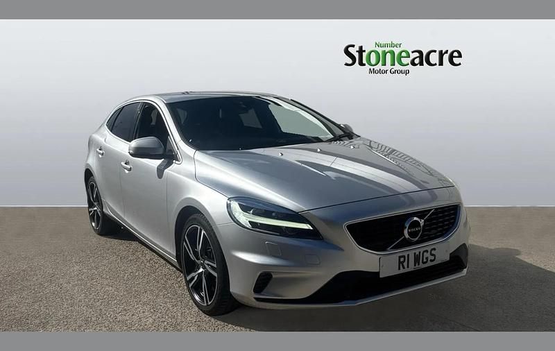 Used Volvo V40 R-Design 190 HP (139 kW) 2018 Silver Hatchback