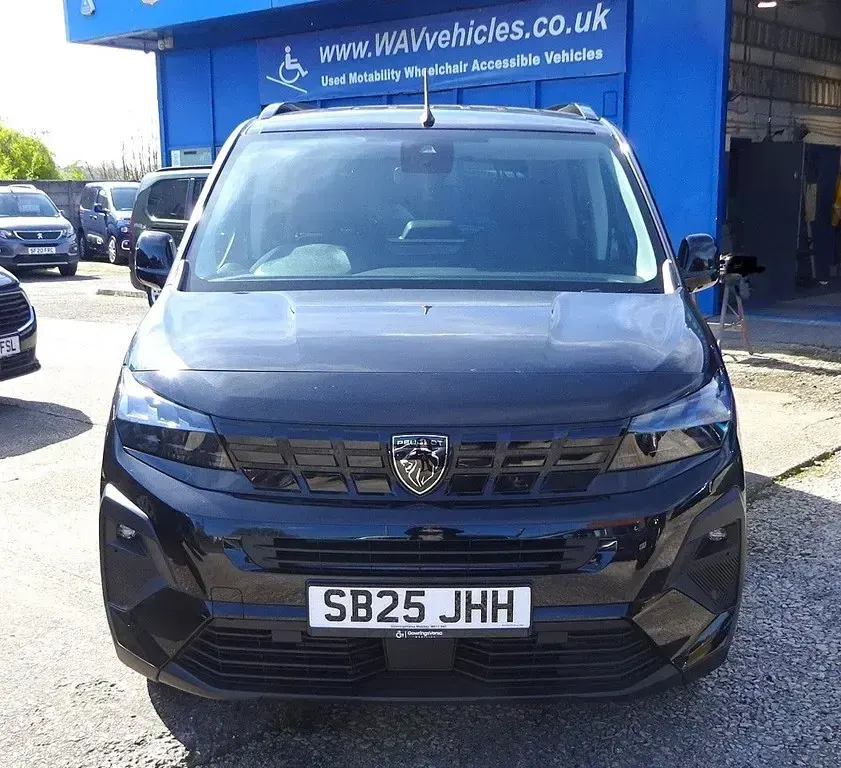 Second-hand Peugeot Rifter Access 2025 Negru Monovolum