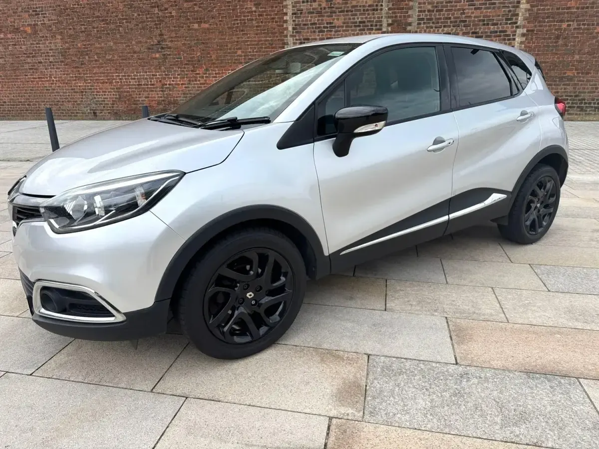 Używany Renault Captur Dynamique 90 KM (66 kW) 2016 Srebrny SUV