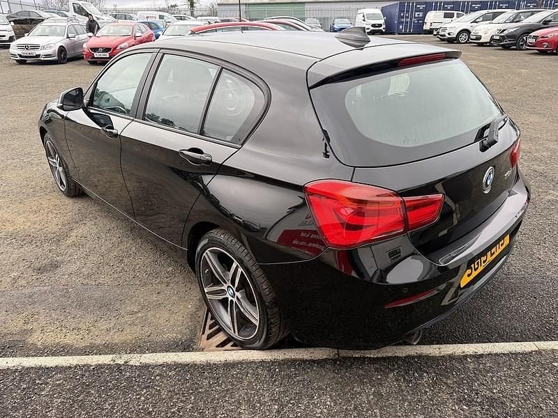 Gebraucht BMW 118 Sport Line 150 PS (110 kW) 2019 Schwarz Kleinwagen
