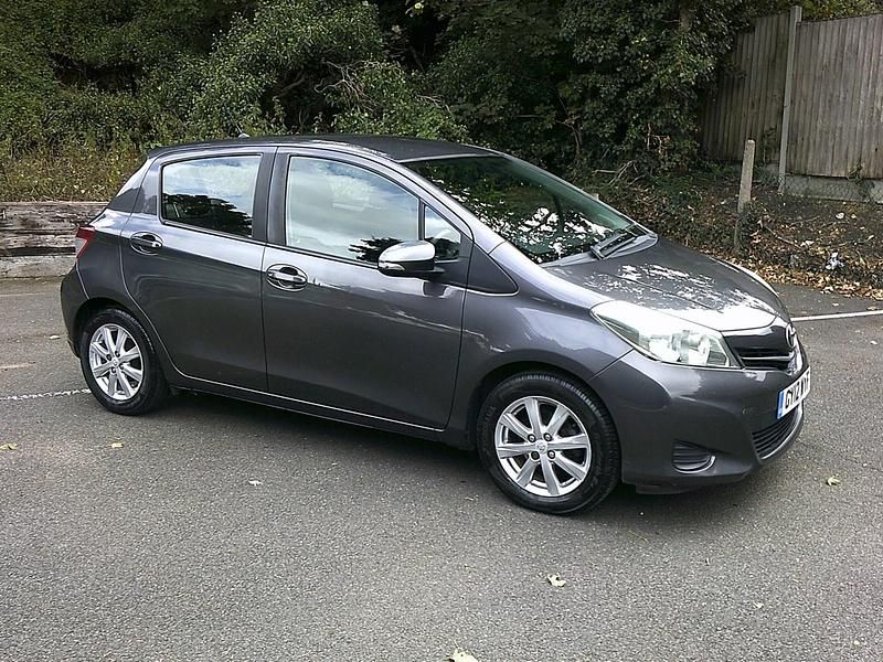 Grey Used 2012 Toyota Yaris Hatchback | £5,750 (A bit pricey) - Image 1/4