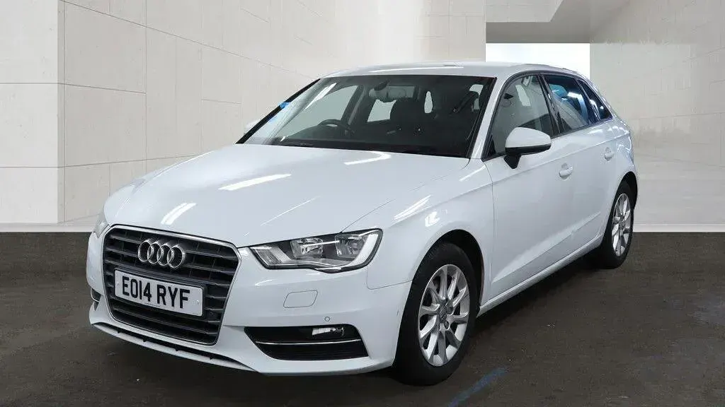 Used Audi A3 Sportback Comfort 2014 White Hatchback