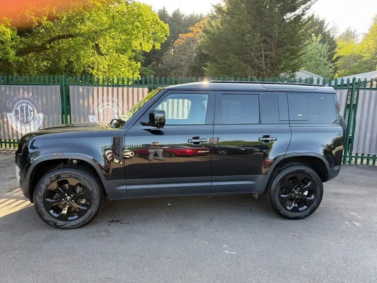 Usado Land Rover Defender SE 2022 Negro SUV