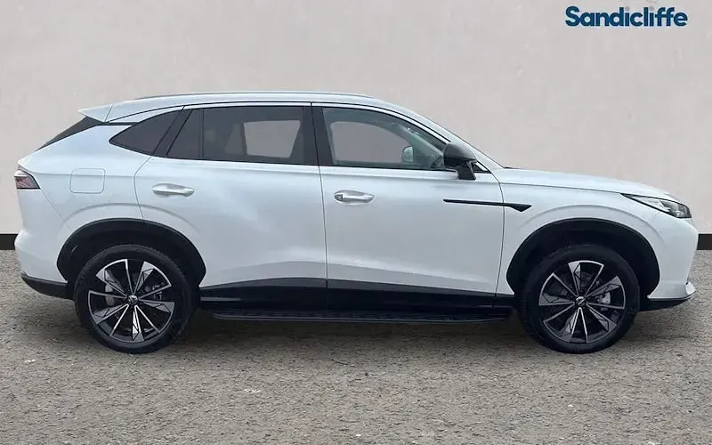 New MG HS Trophy 299 HP (219 kW) 2026 Solid  white pearl SUV