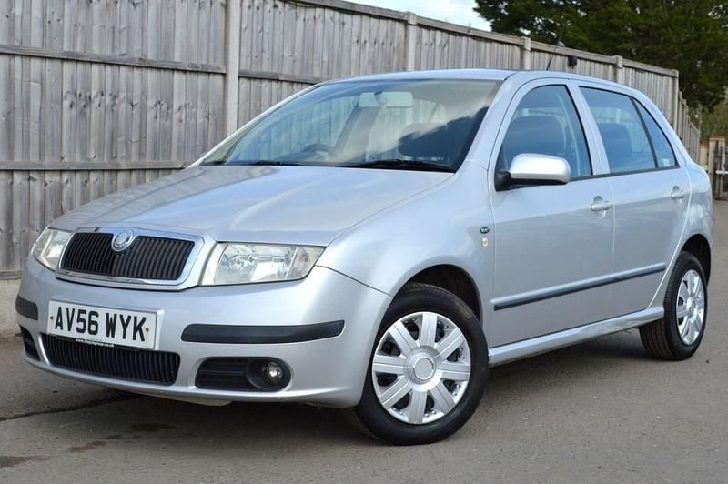 Used Skoda Fabia Ambiente 64 HP (47 kW) 2006 Silver Hatchback