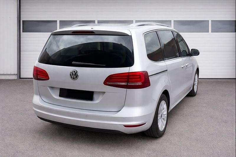 Usado VW Sharan SE 150 HP (110 kW) 2018 Prateado Monovolume