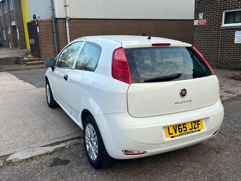 Used Fiat Punto Pop 2015 White Hatchback
