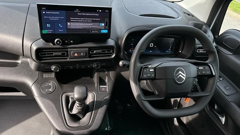 New Citroën Berlingo 100 HP (73 kW) 2025 Icy white MPV