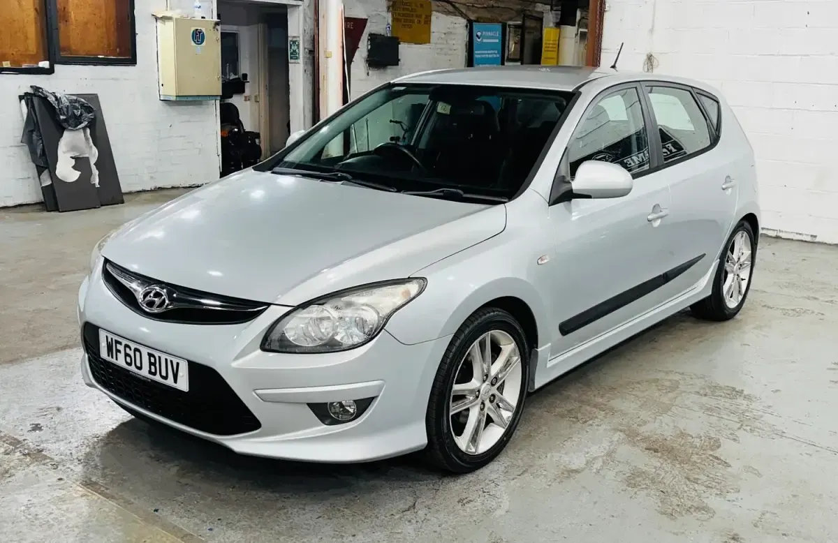 Used Hyundai i30 Premium 116 HP (85 kW) 2010 Silver Hatchback