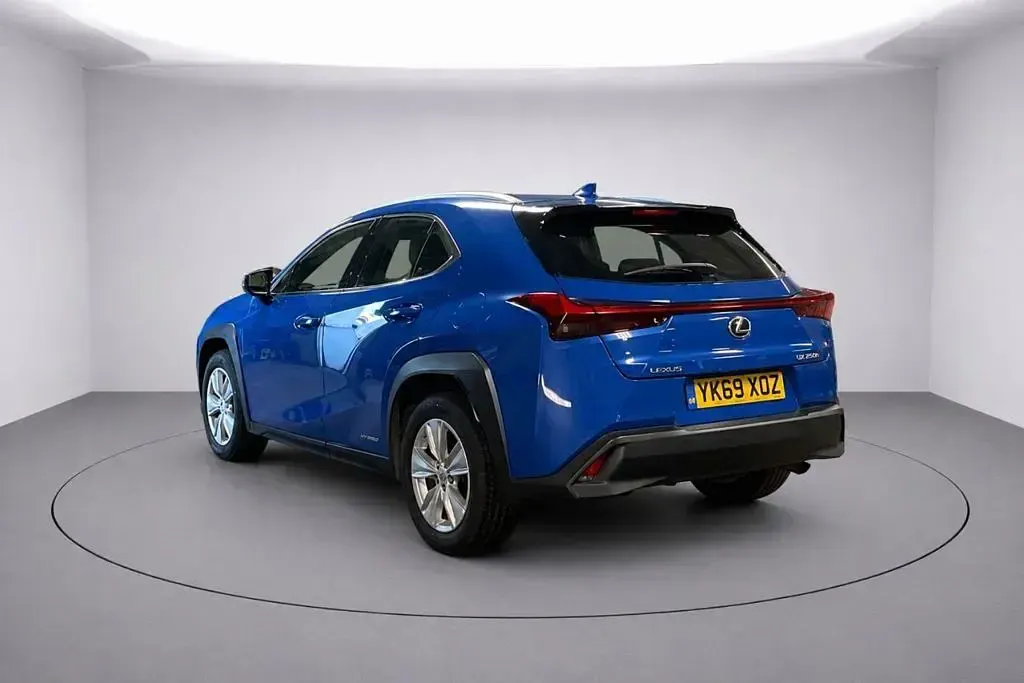Used Lexus UX 250h 184 HP (135 kW) 2019 Blue SUV