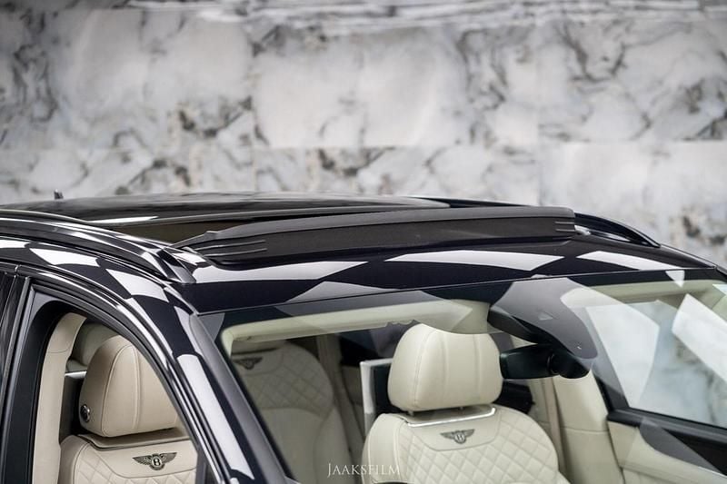 Used Bentley Bentayga 435 HP (319 kW) 2017 Black SUV