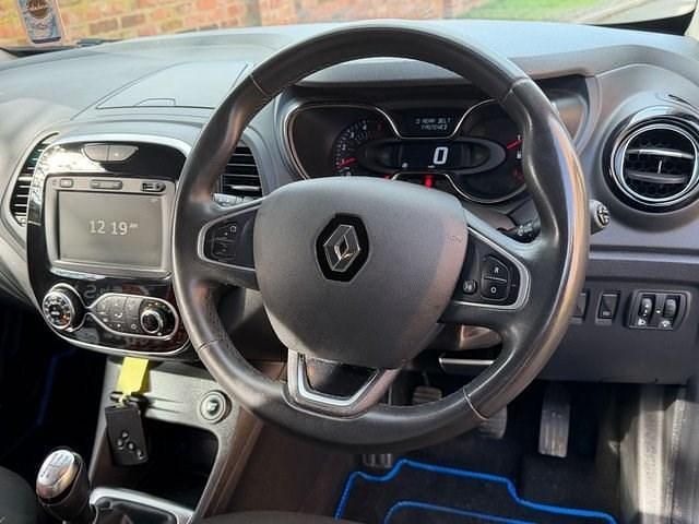 Used Renault Captur Iconic 90 HP (66 kW) 2019 SUV