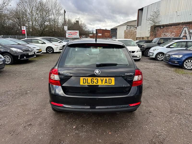 Gebraucht Skoda Rapid Elegance 105 PS (77 kW) 2014 Schwarz Kleinwagen