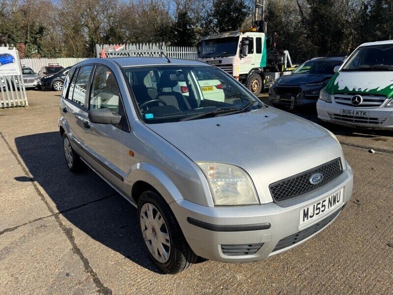 Silver Used 2005 Ford Fusion Hatchback | £1,500 (Fair price) - Image 1/4