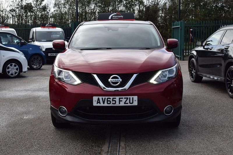 Used Nissan Qashqai Acenta Premium 2015 Red SUV