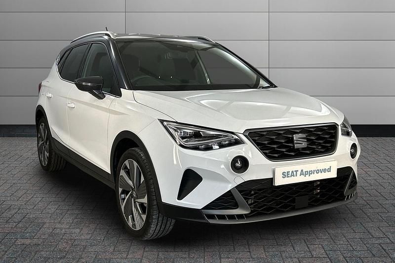 White Used 2024 Seat Arona FR Sport SUV | £19,000 (A bit pricey) - Image 1/4