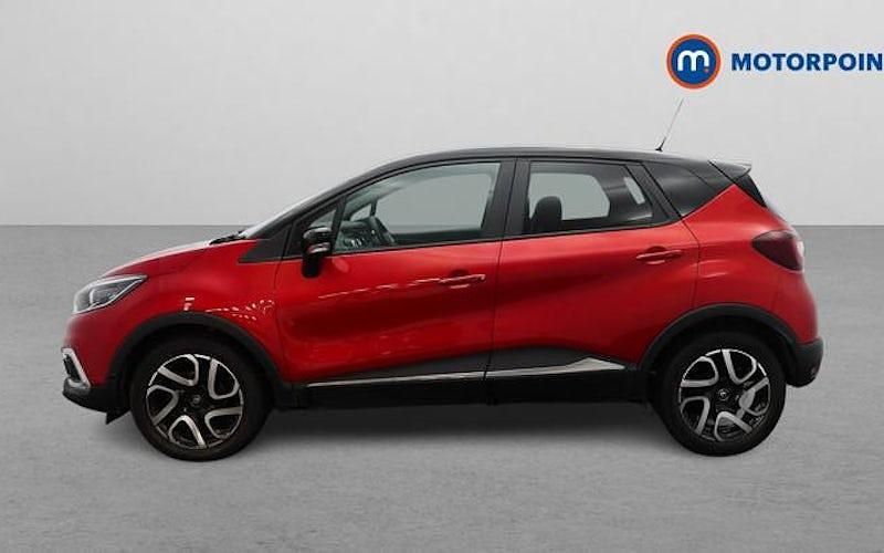 Used Renault Captur Iconic 90 HP (66 kW) 2019 Red/black SUV