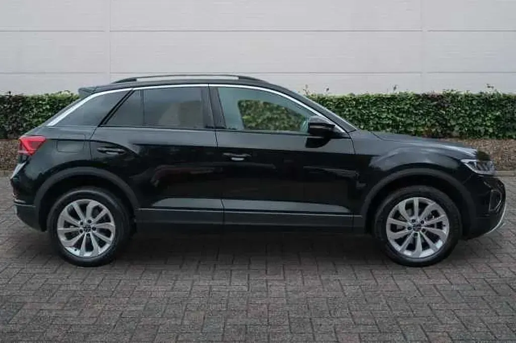 Used VW T-Roc Match 150 HP (110 kW) 2025 Black SUV