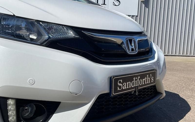 Begagnad Honda Jazz EX 102 HK (75 kW) 2017 Halvkombi