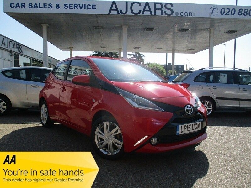 Red Used 2015 Toyota Aygo x-press Hatchback | £8,395 (Expensive) - Image 1/4