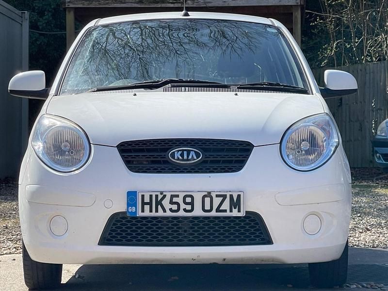 Used Kia Picanto 2010 White Hatchback