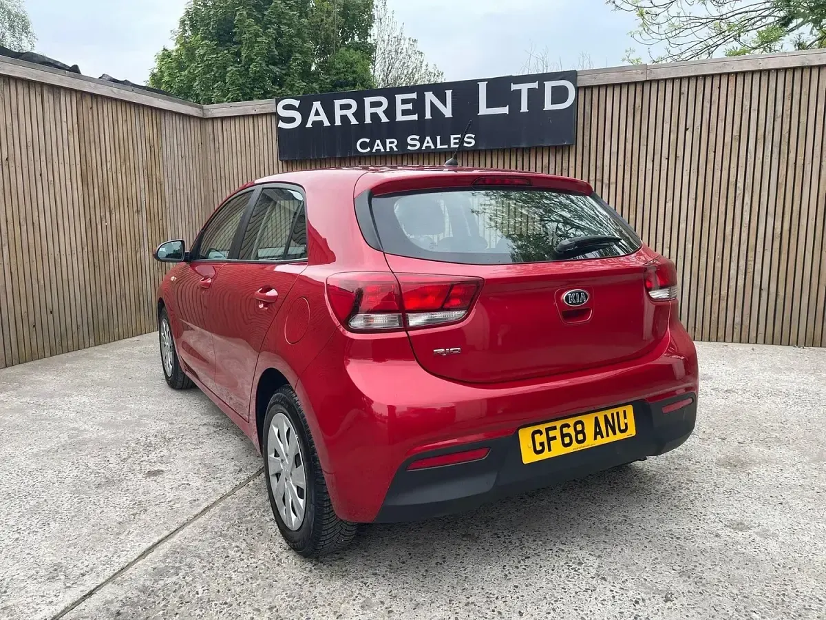 Used Kia Rio 83 HP (61 kW) 2018 Red Hatchback