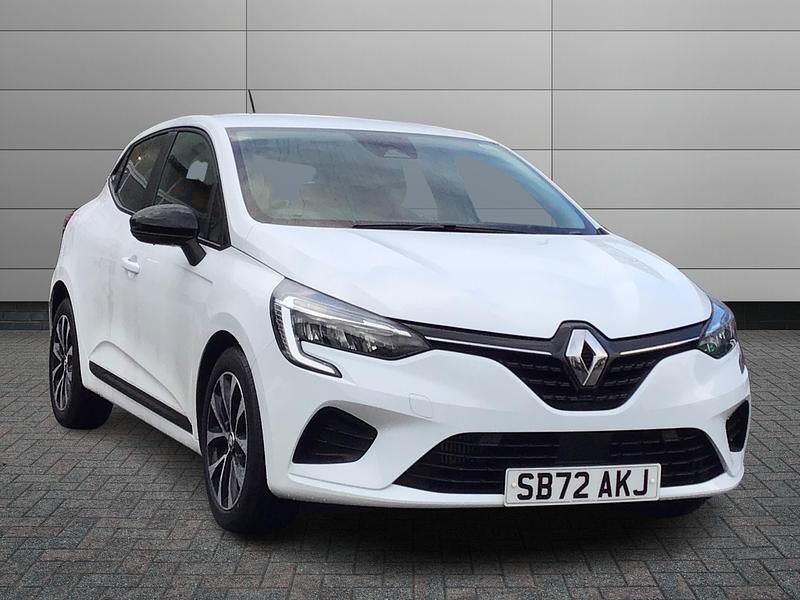 Used Renault Clio V Evolution 90 HP (66 kW) 2023 White  Hatchback