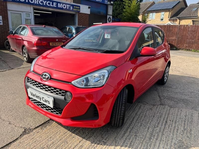 Used Hyundai i10 SE 66 HP (48 kW) 2019 Red Hatchback