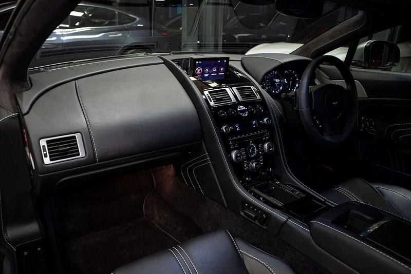 Used Aston Martin Vantage 420 HP (308 kW) 2012 Silver Coupe