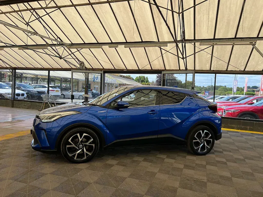 Used Toyota C-HR Design 122 HP (89 kW) 2020 Blue SUV