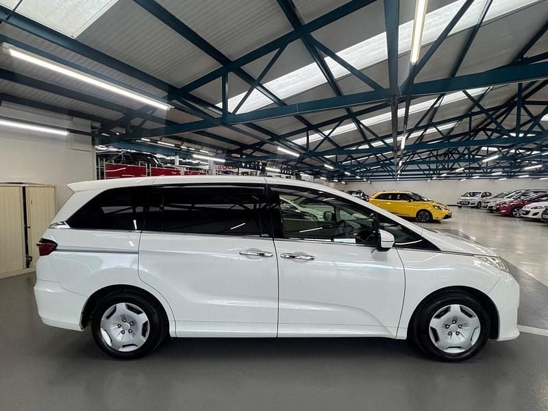 Used Honda Odyssey Luxury 2025 White MPV