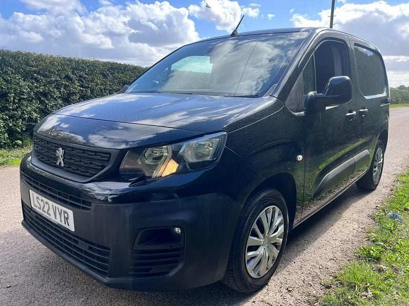 Black Used 2022 Peugeot Partner Premium Van | £9,895 (Fair price) - Image 1/4