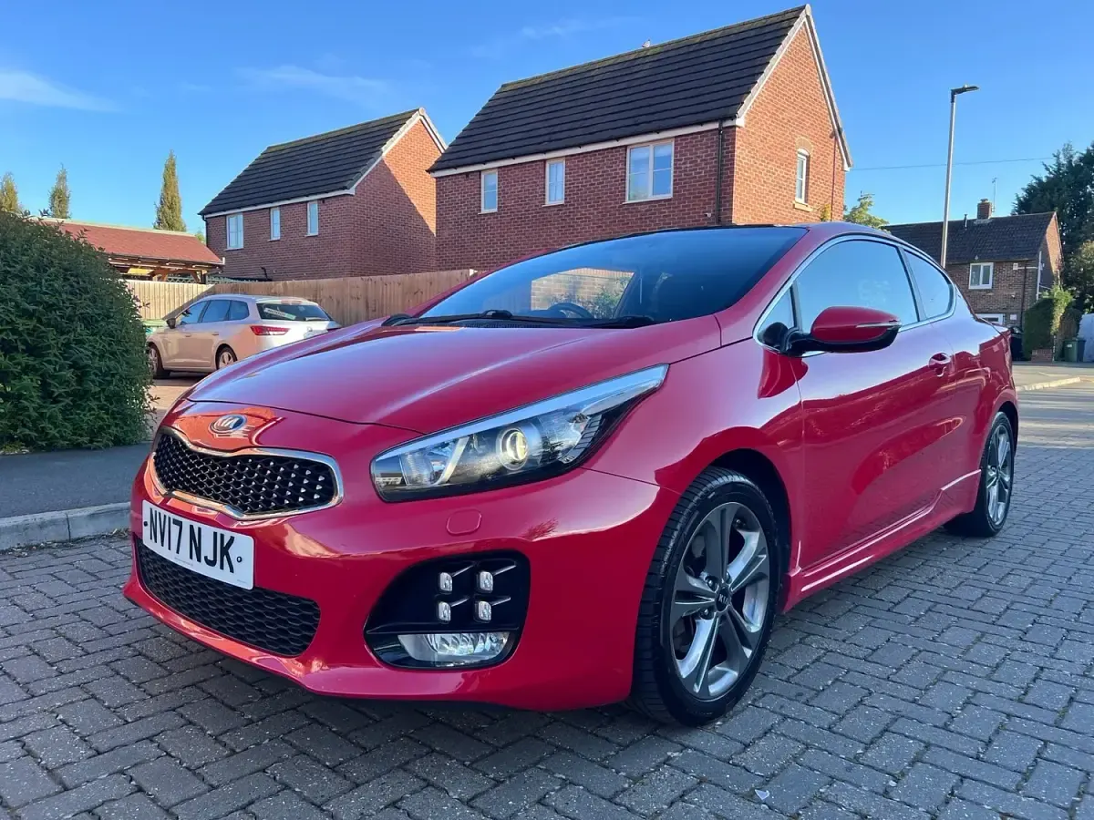 Used Kia ProCeed GT-Line S 134 HP (98 kW) 2017 Red Hatchback